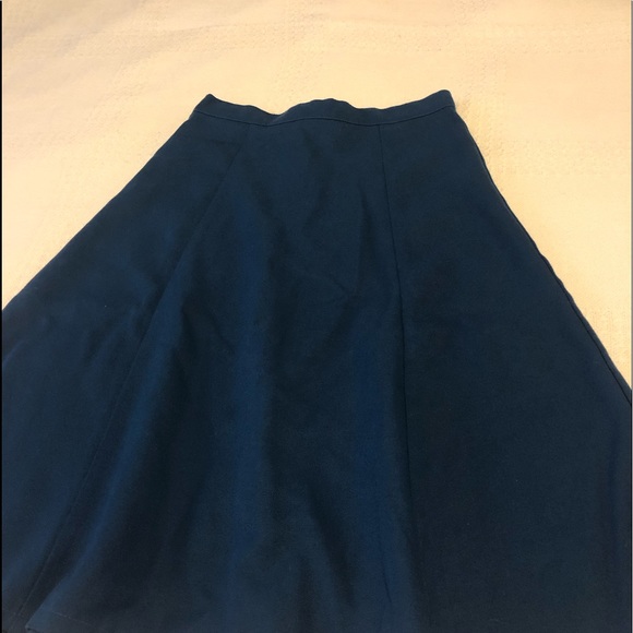 Beautiful women’s skirt! - Picture 5 of 8